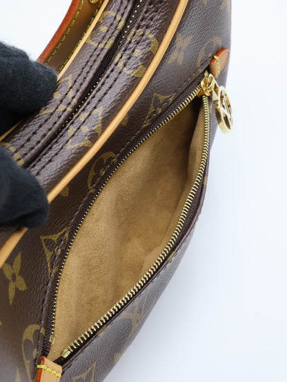 LOUIS VUITTON Loop月牙包