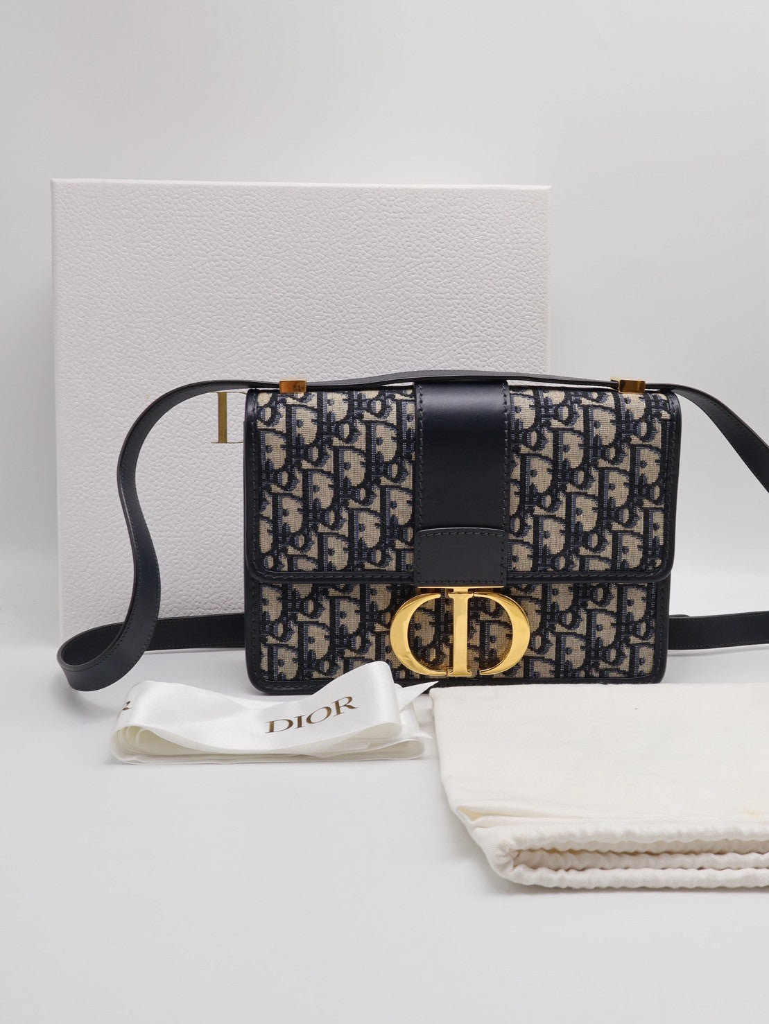DIOR 30 Montaigne斜背包