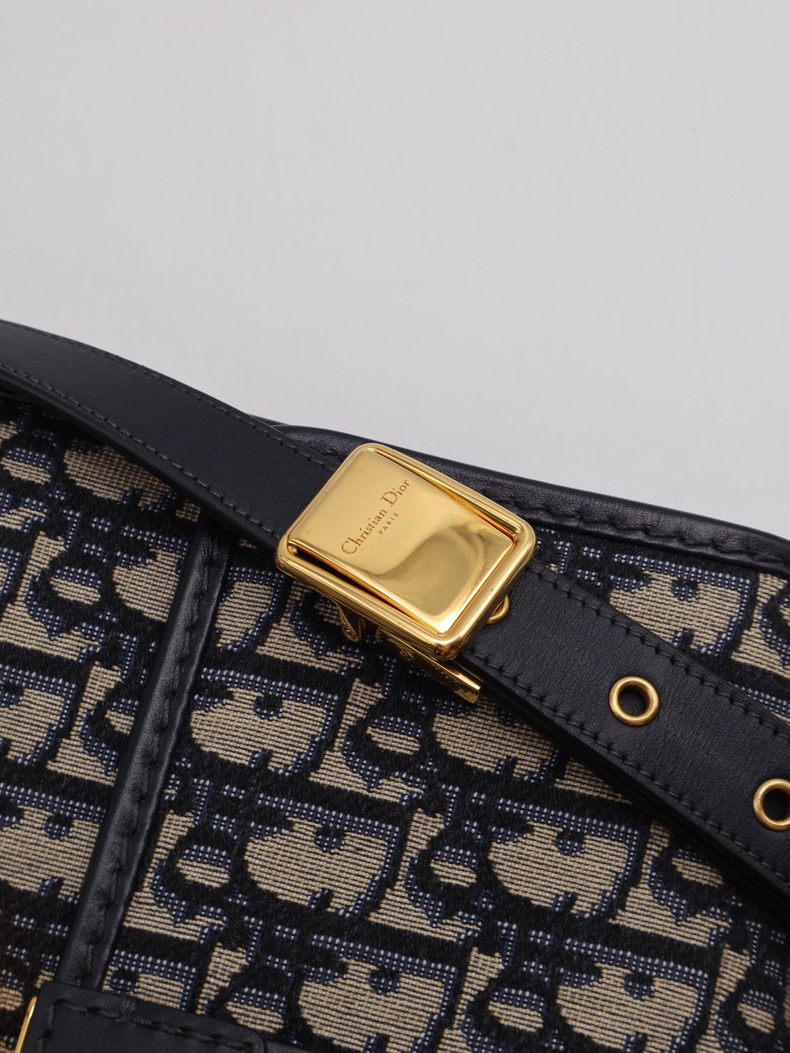 DIOR 30 Montaigne斜背包