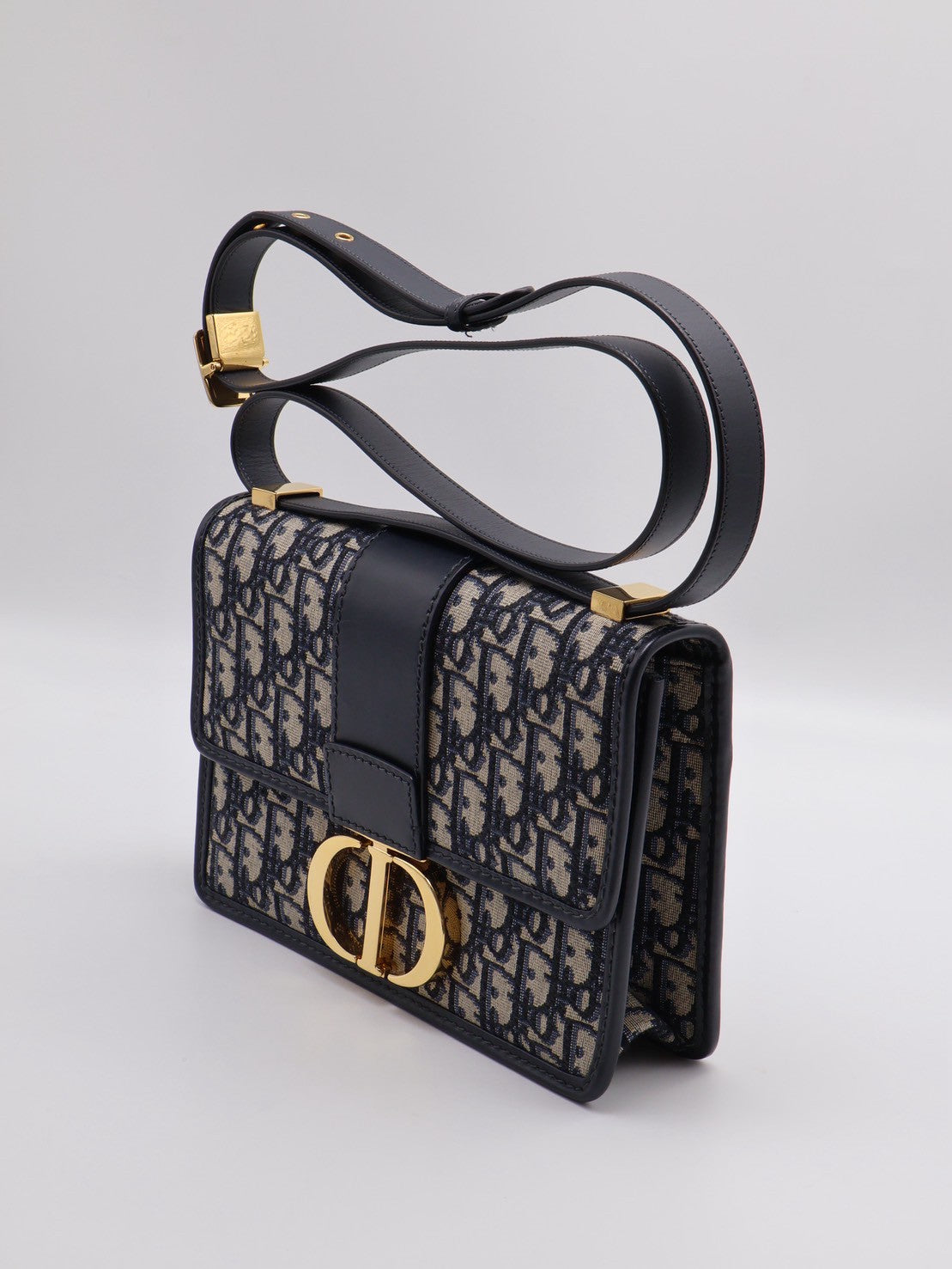 DIOR 30 Montaigne斜背包