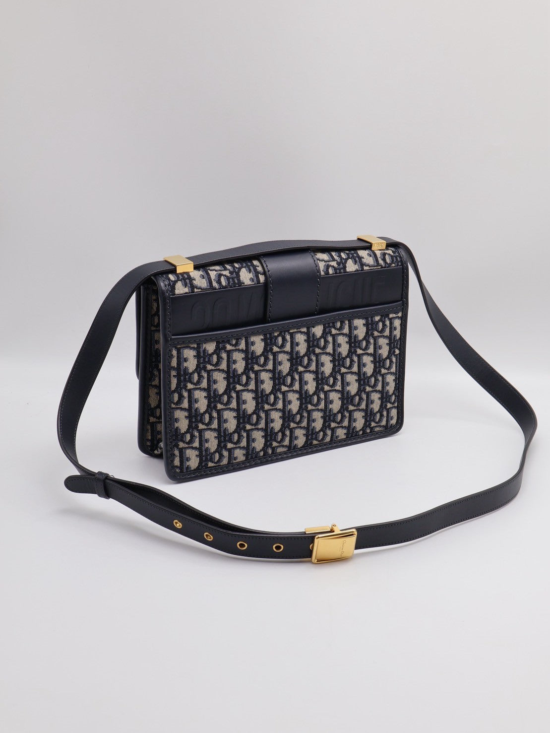 DIOR 30 Montaigne斜背包
