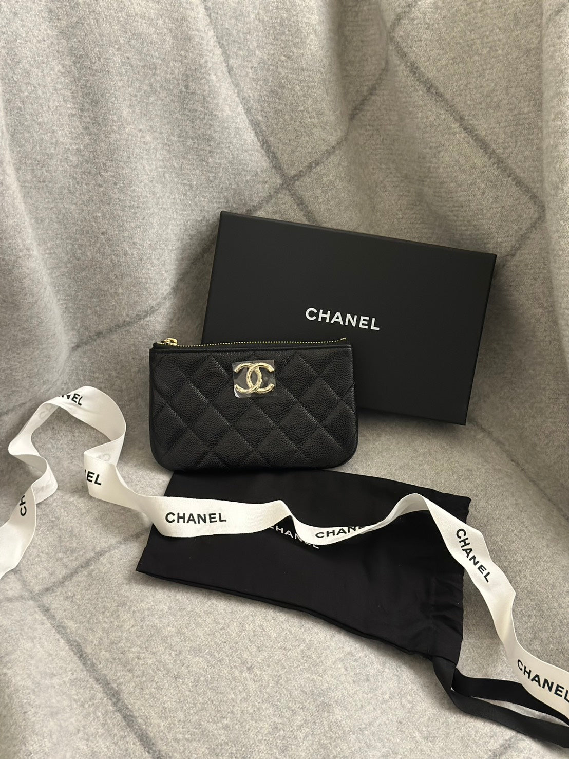 CHANEL 24S一字拉鍊零錢包 - 黑金