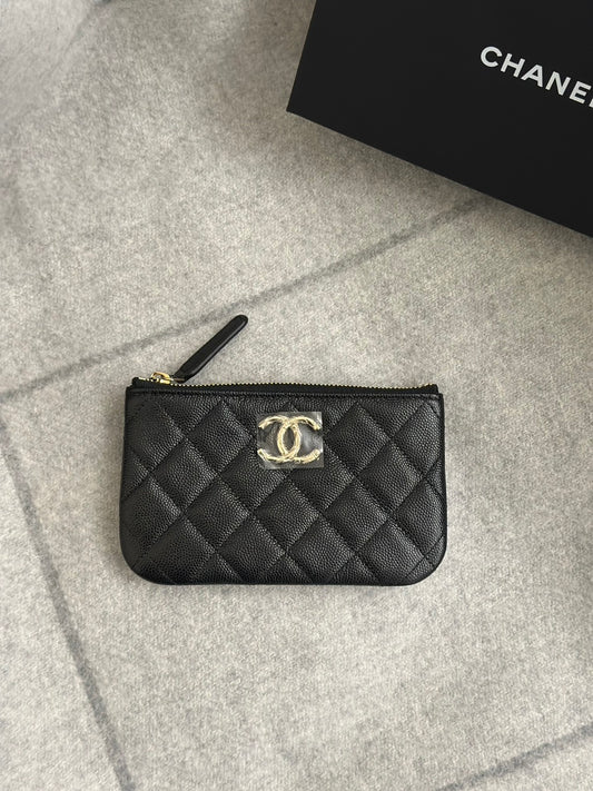CHANEL 24S一字拉鍊零錢包 - 黑金