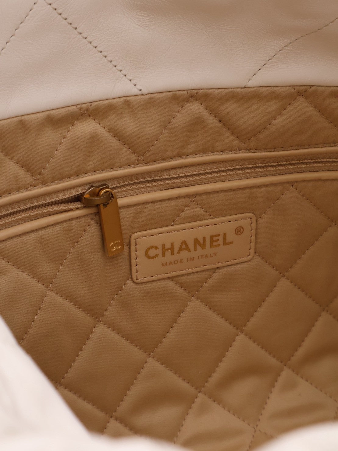 CHANEL 22 Bag - 小號白金