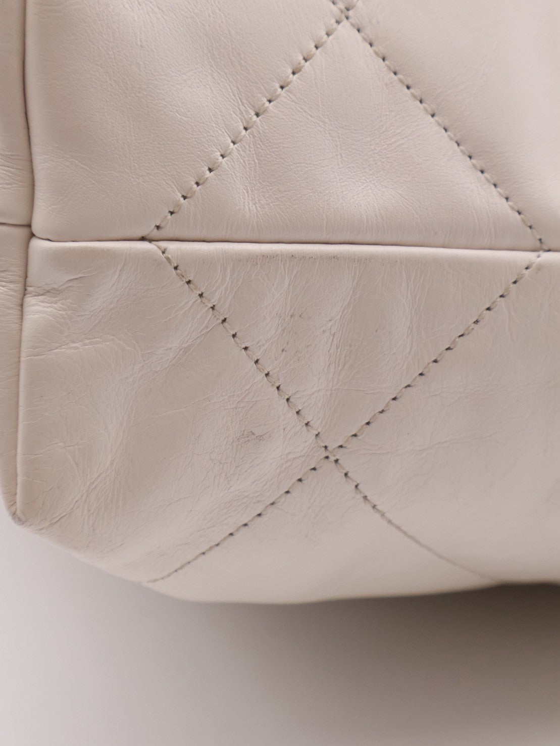 CHANEL 22 Bag - 小號白金