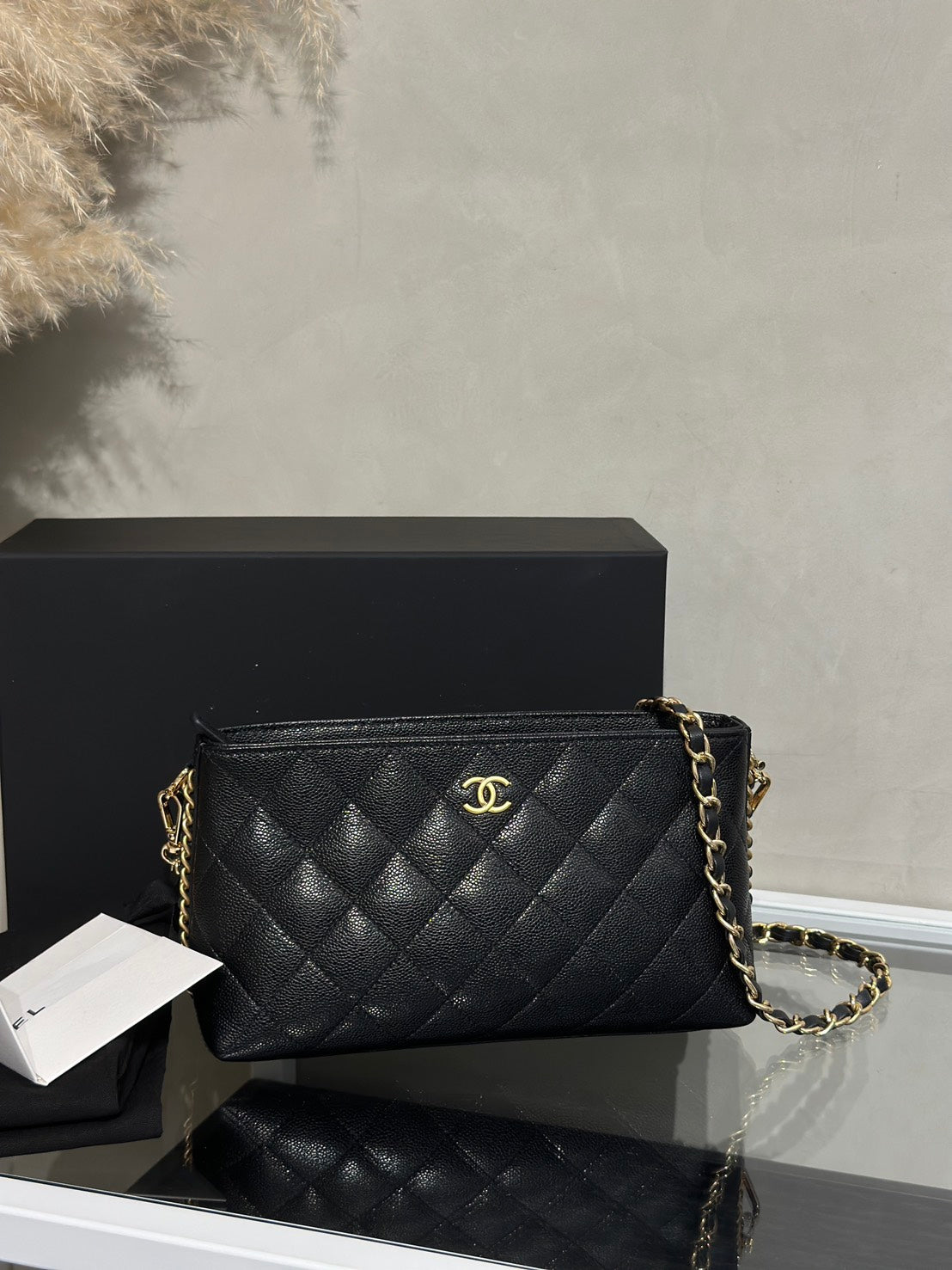 CHANEL 25A粒面牛皮化妝包 - 黑金