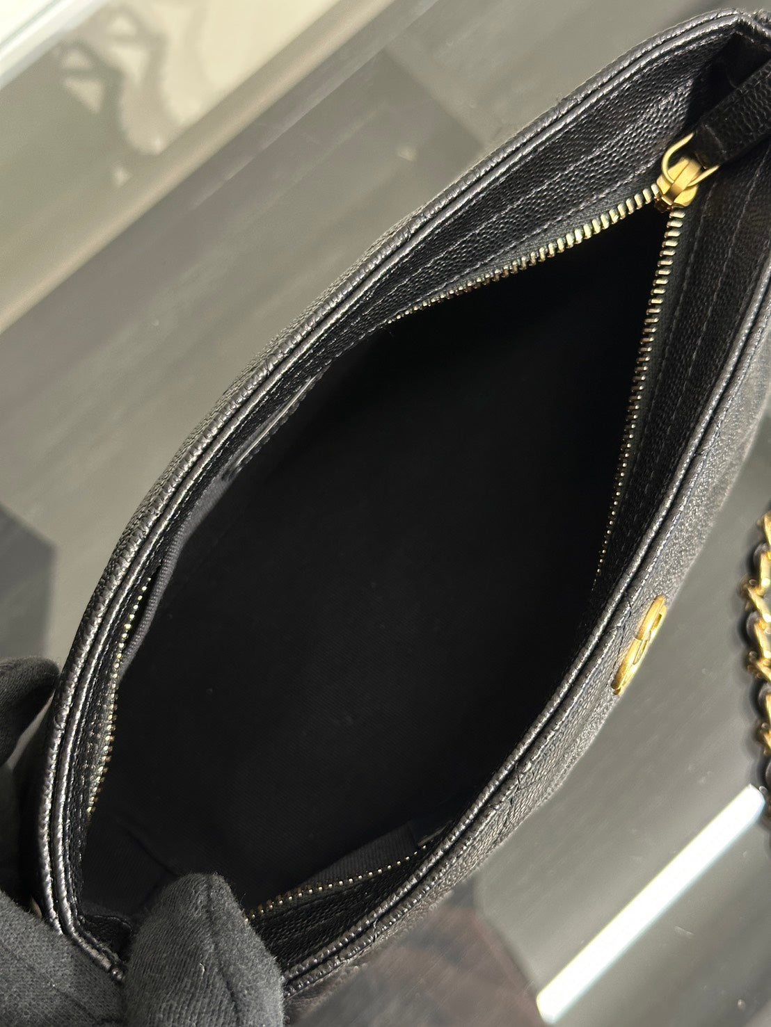 CHANEL 25A粒面牛皮化妝包 - 黑金