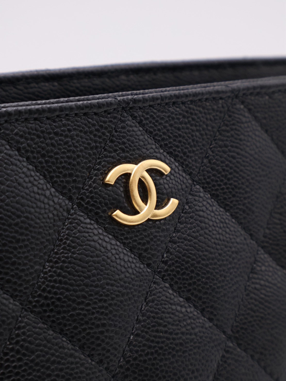 CHANEL 25A粒面牛皮化妝包 - 黑金