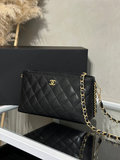 CHANEL 25A粒面牛皮化妝包 - 黑金