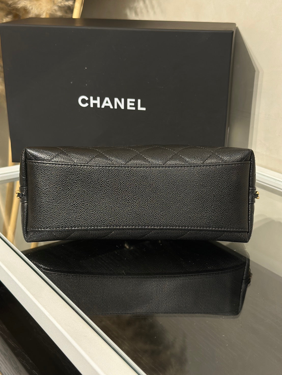 CHANEL 25A粒面牛皮化妝包 - 黑金