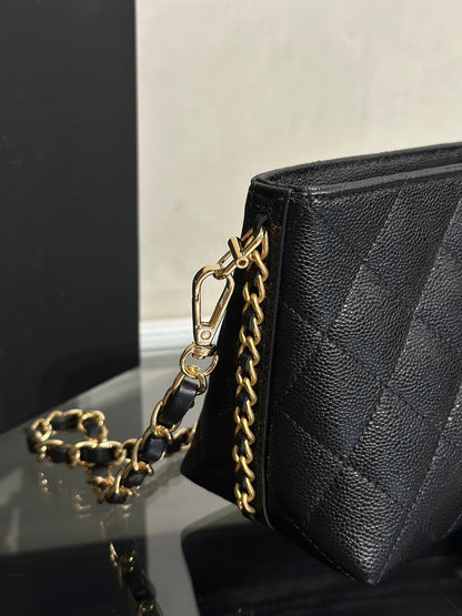 CHANEL 25A粒面牛皮化妝包 - 黑金