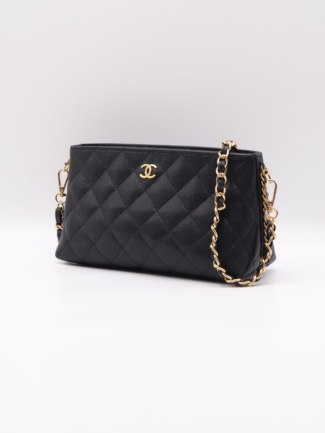 CHANEL 25A粒面牛皮化妝包 - 黑金