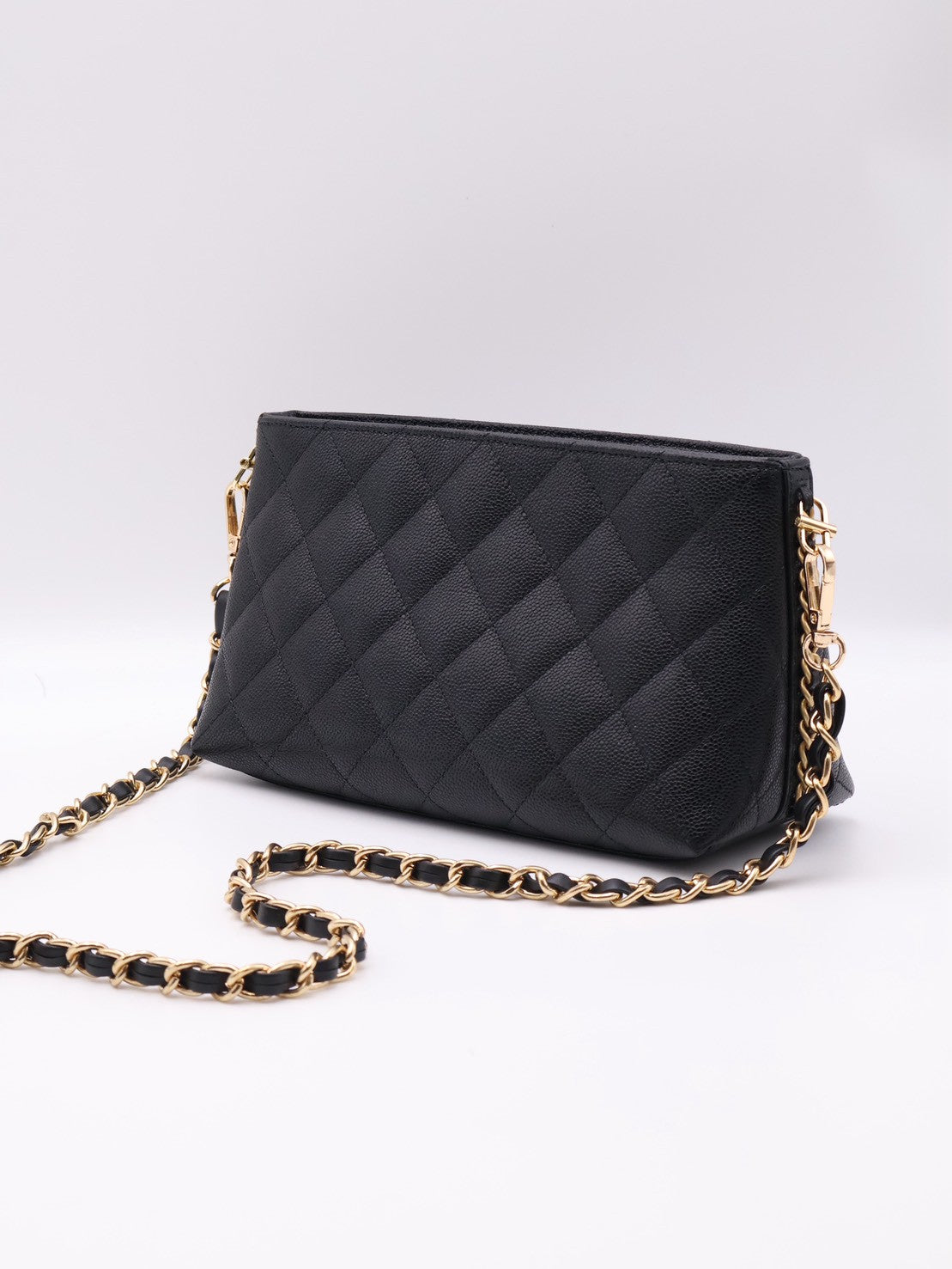 CHANEL 25A粒面牛皮化妝包 - 黑金