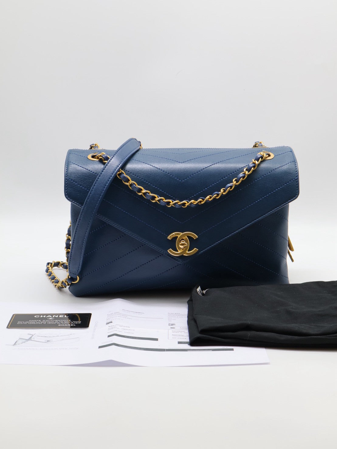 CHANEL 復古V紋信封郵差包 - 藍金25開