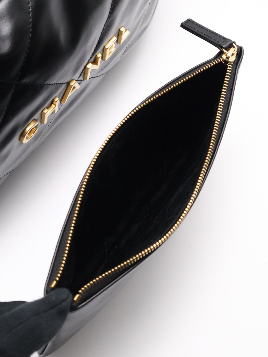 CHANEL 22 Bag - 中號黑金