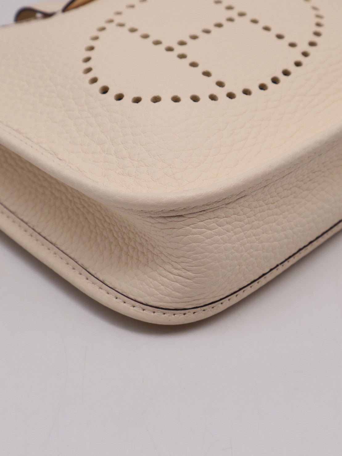 HERMES Mini Evelyne - Nata I2 奶油白金配波點背帶 Z