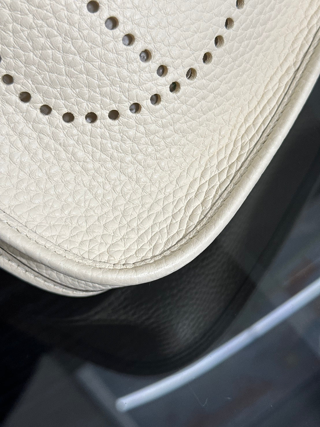 HERMES Mini Evelyne - Nata I2 奶油白金配波點背帶 Z
