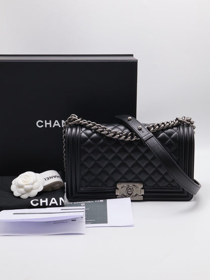 CHANEL Boy25牛皮口蓋包 - 黑銀