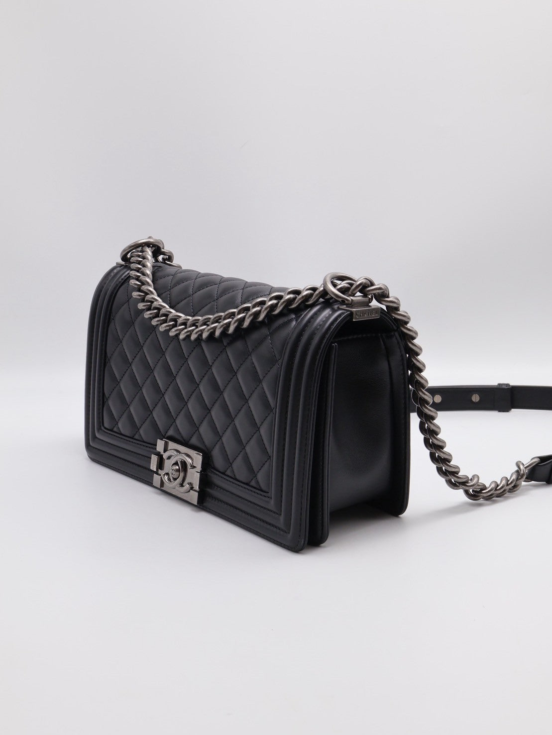 CHANEL Boy25牛皮口蓋包 - 黑銀