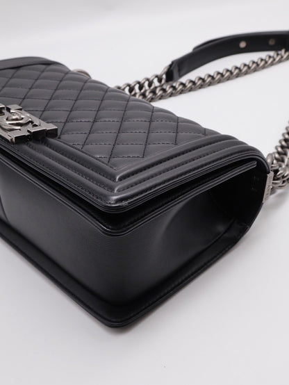 CHANEL Boy25牛皮口蓋包 - 黑銀