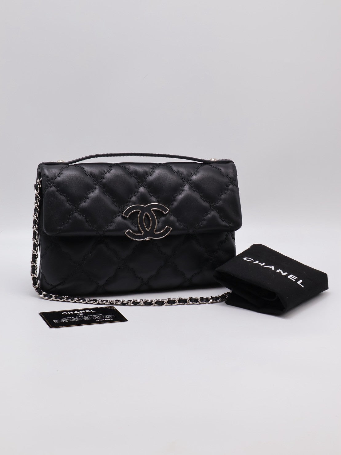 CHANEL 皮釦手提泡芙包 - 黑銀19開
