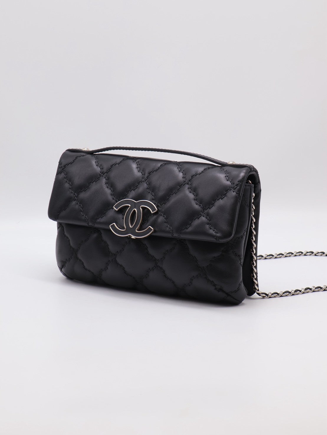CHANEL 皮釦手提泡芙包 - 黑銀19開