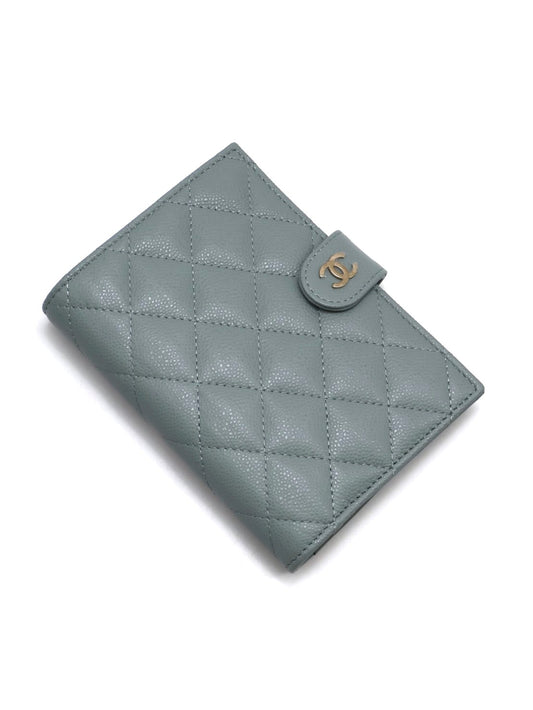 CHANEL 雙折護照夾中型錢包 - 灰綠金