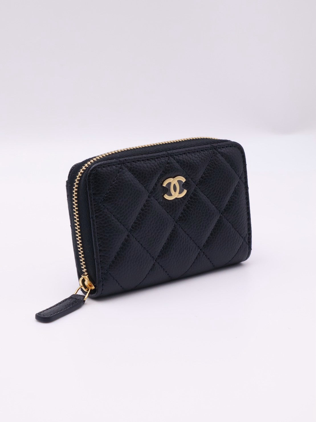 CHANEL 經典粒面牛皮拉鍊零錢包 - 黑金