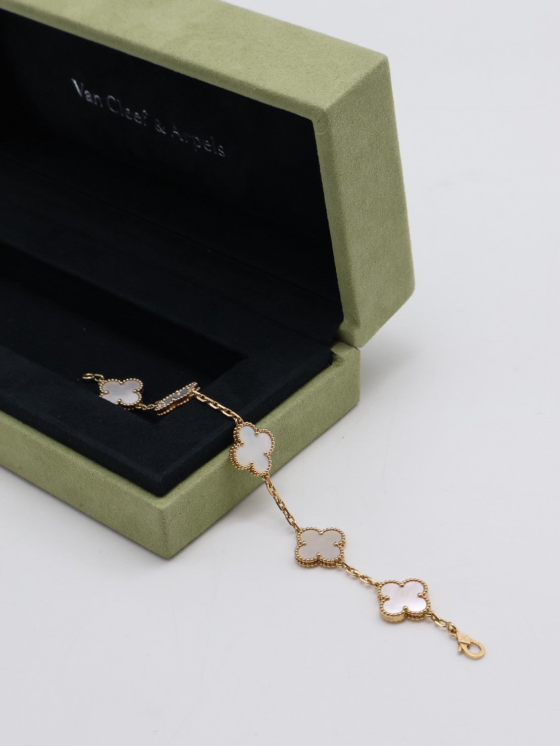 Van Cleef & Arpels 白珍珠母貝18K金五花手鍊 - Vintage Alhambra