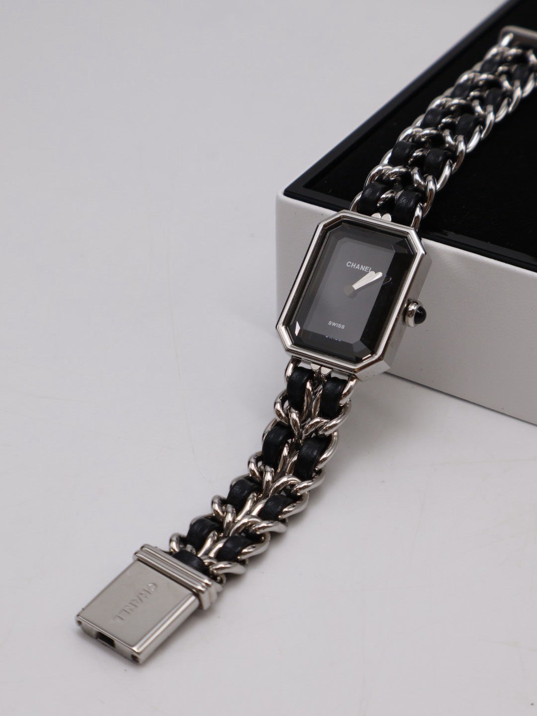 CHANEL 經典Premiers Rock皮穿鍊方糖腕錶 - S黑銀