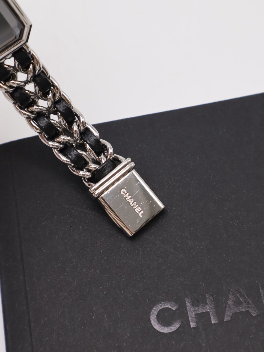 CHANEL 經典Premiers Rock皮穿鍊方糖腕錶 - S黑銀
