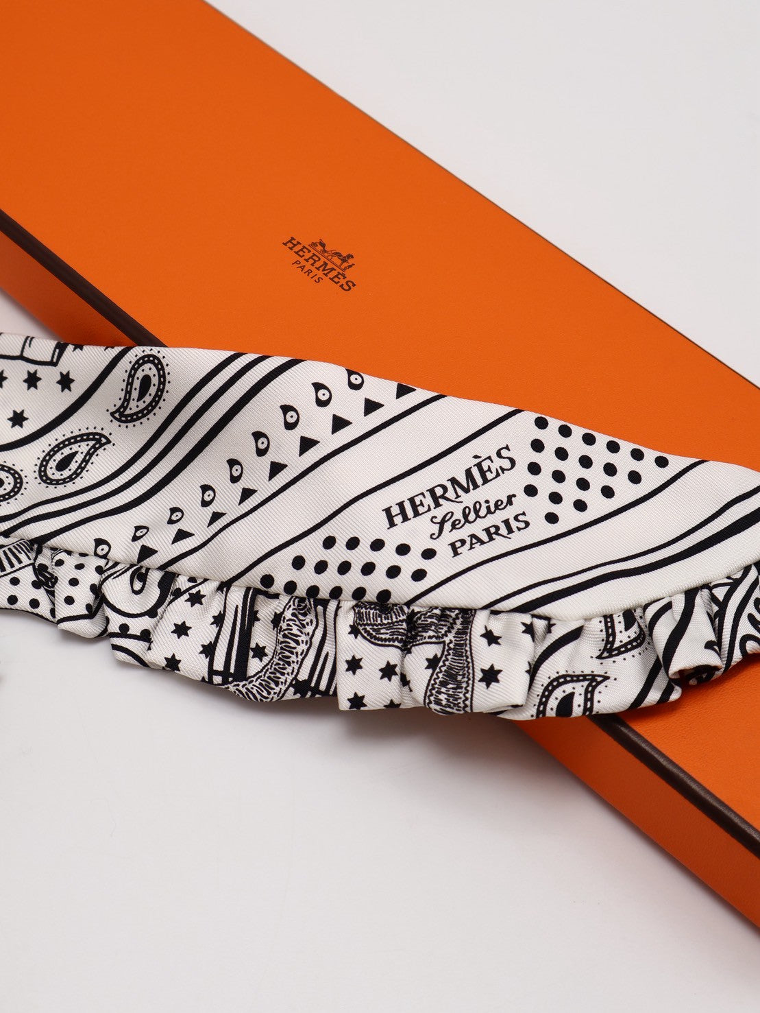 HERMES Eperon d'or Bandana金質馬刺荷葉邊Twilly - 白