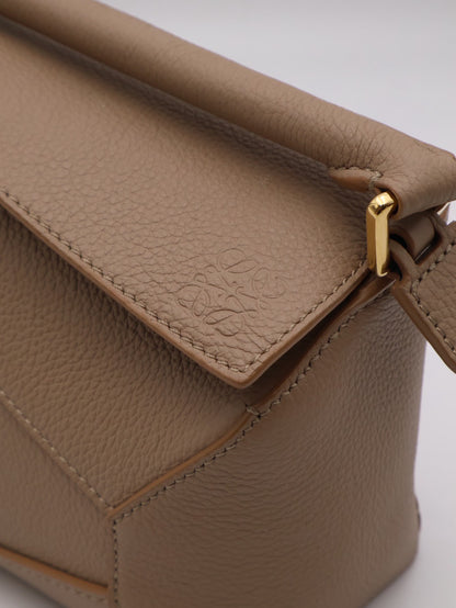LOEWE Puzzle小牛皮手袋 - 迷你沙色