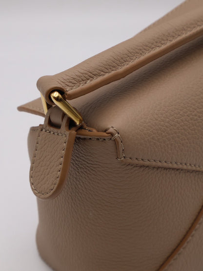 LOEWE Puzzle小牛皮手袋 - 迷你沙色