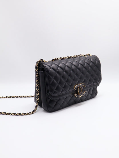 CHANEL 琺瑯釦雙層口蓋包 - 黑金26開