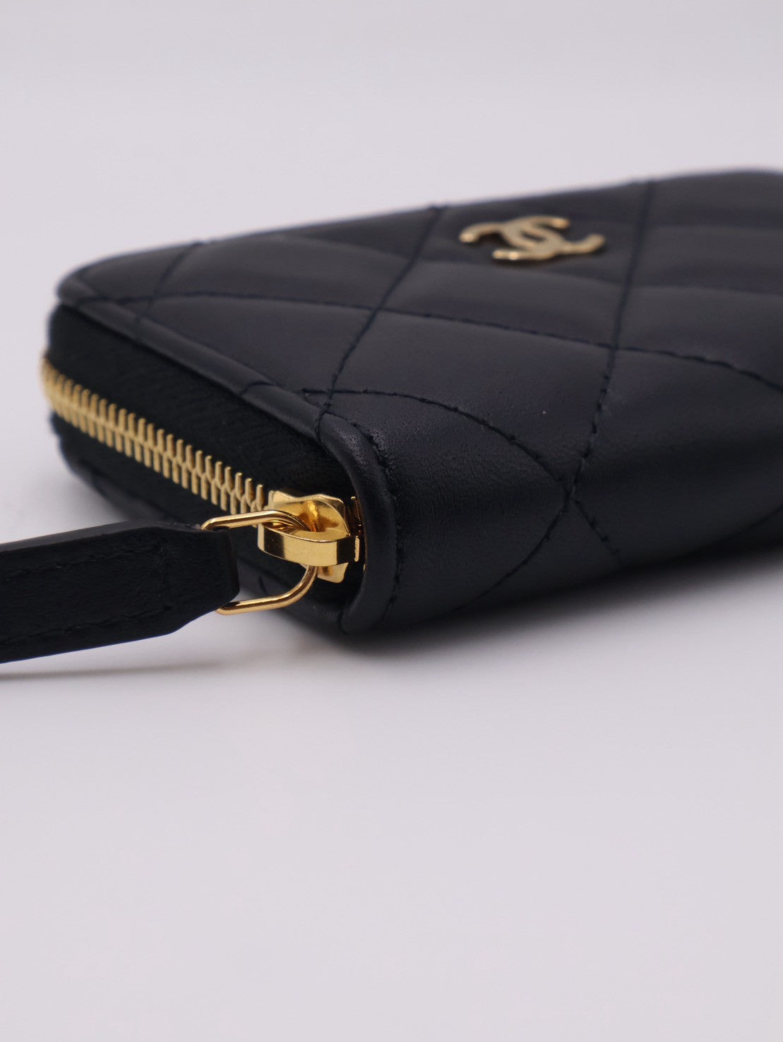 CHANEL 經典羊皮拉鍊零錢包 - 黑金