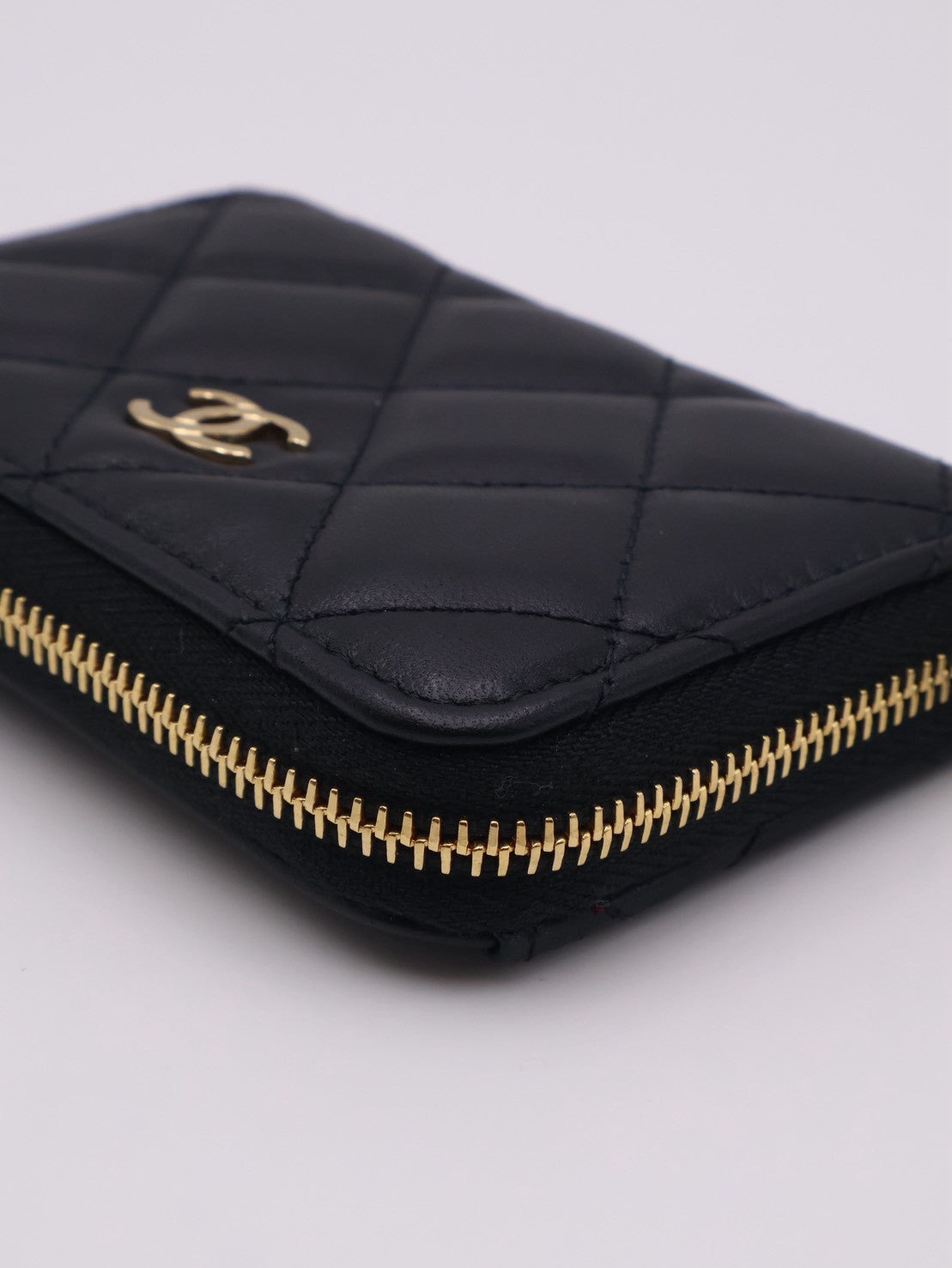 CHANEL 經典羊皮拉鍊零錢包 - 黑金