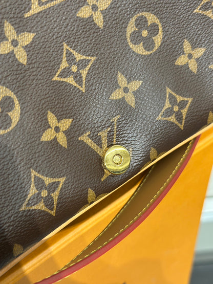 LOUIS VUITTON Diane法棍包 - 紫紅字母背帶