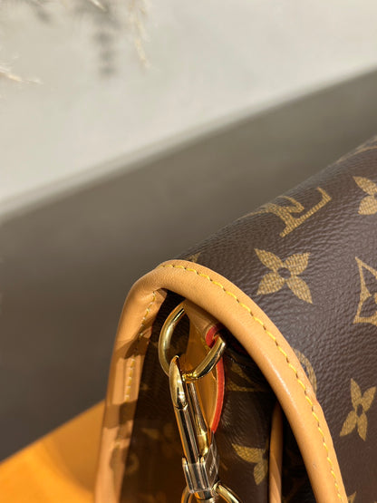 LOUIS VUITTON Diane法棍包 - 紫紅字母背帶