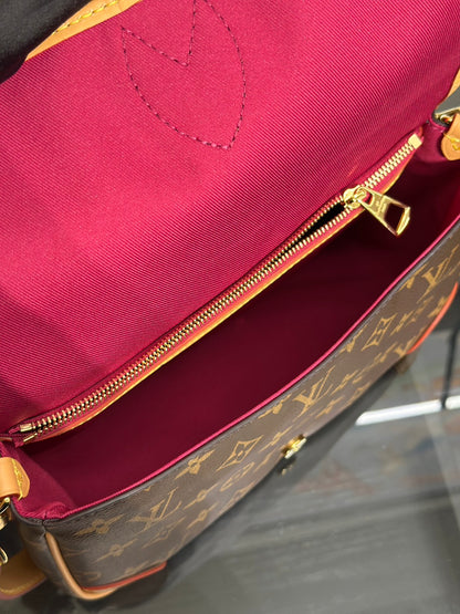 LOUIS VUITTON Diane法棍包 - 紫紅字母背帶