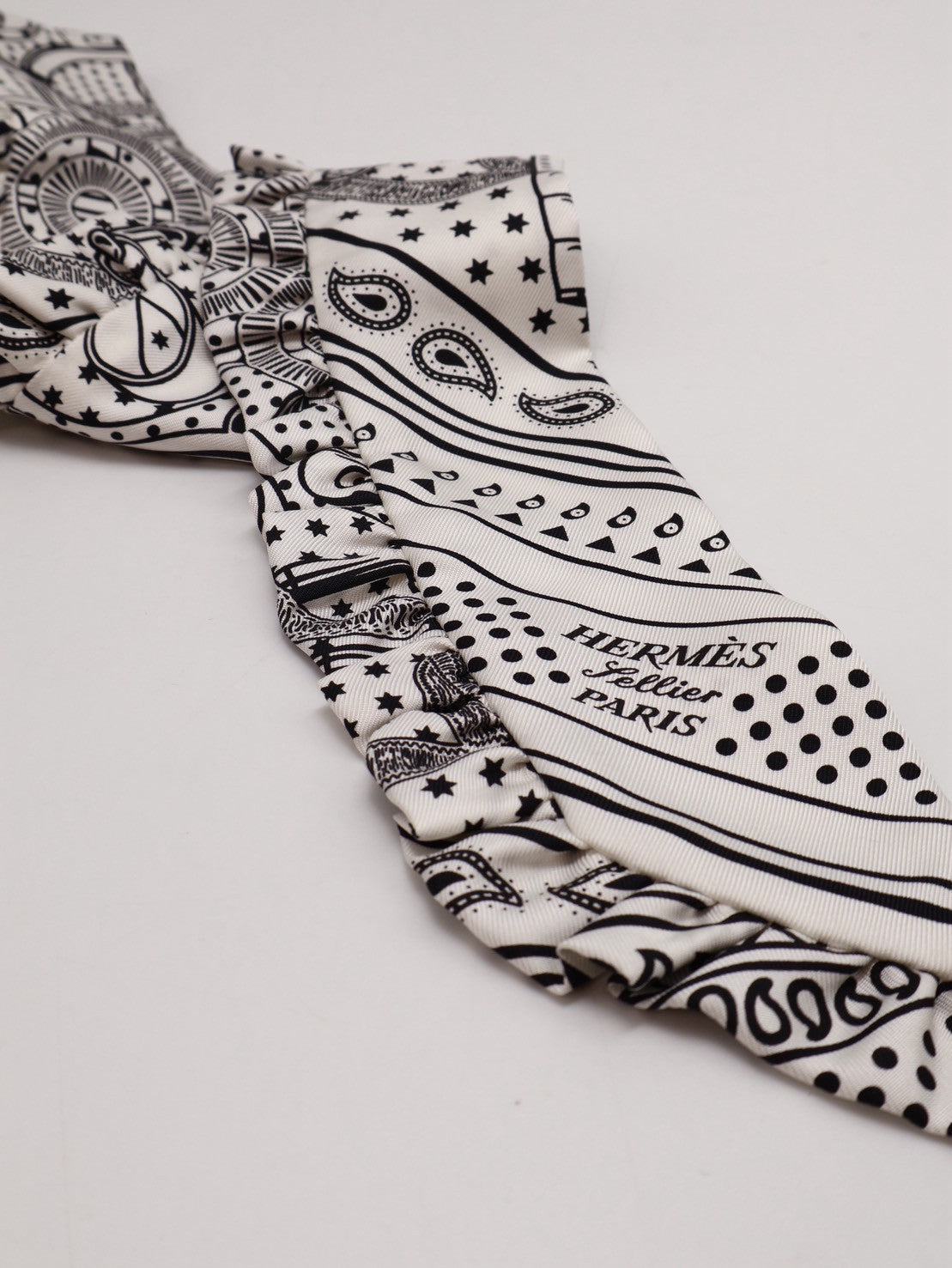 HERMES Eperon d'or Bandana金質馬刺荷葉邊Twilly - 白