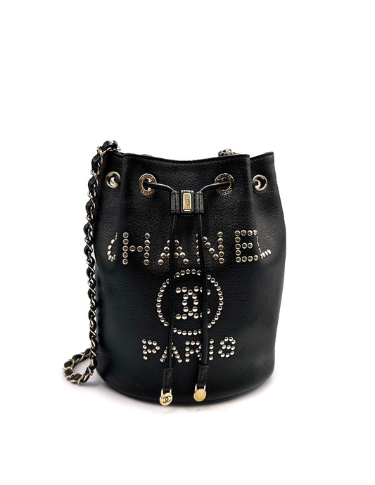 CHANEL 荔枝牛皮鉚釘Logo水桶包29開