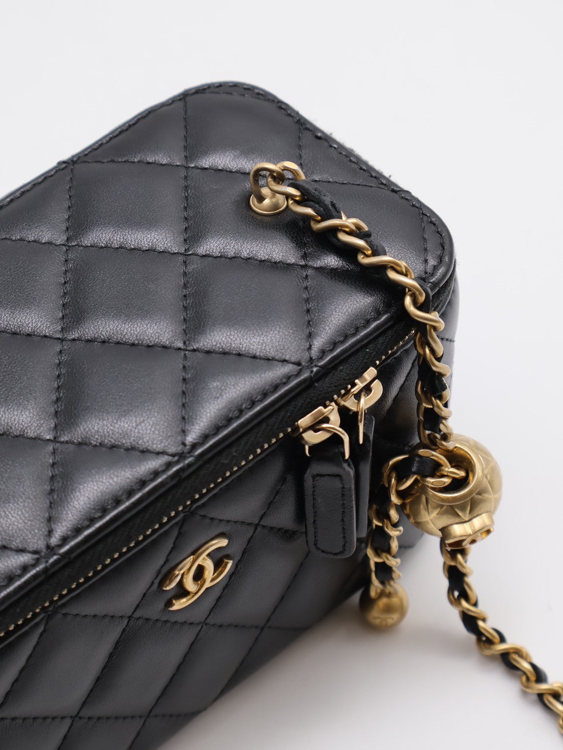 CHANEL 金球長盒子 - 黑金