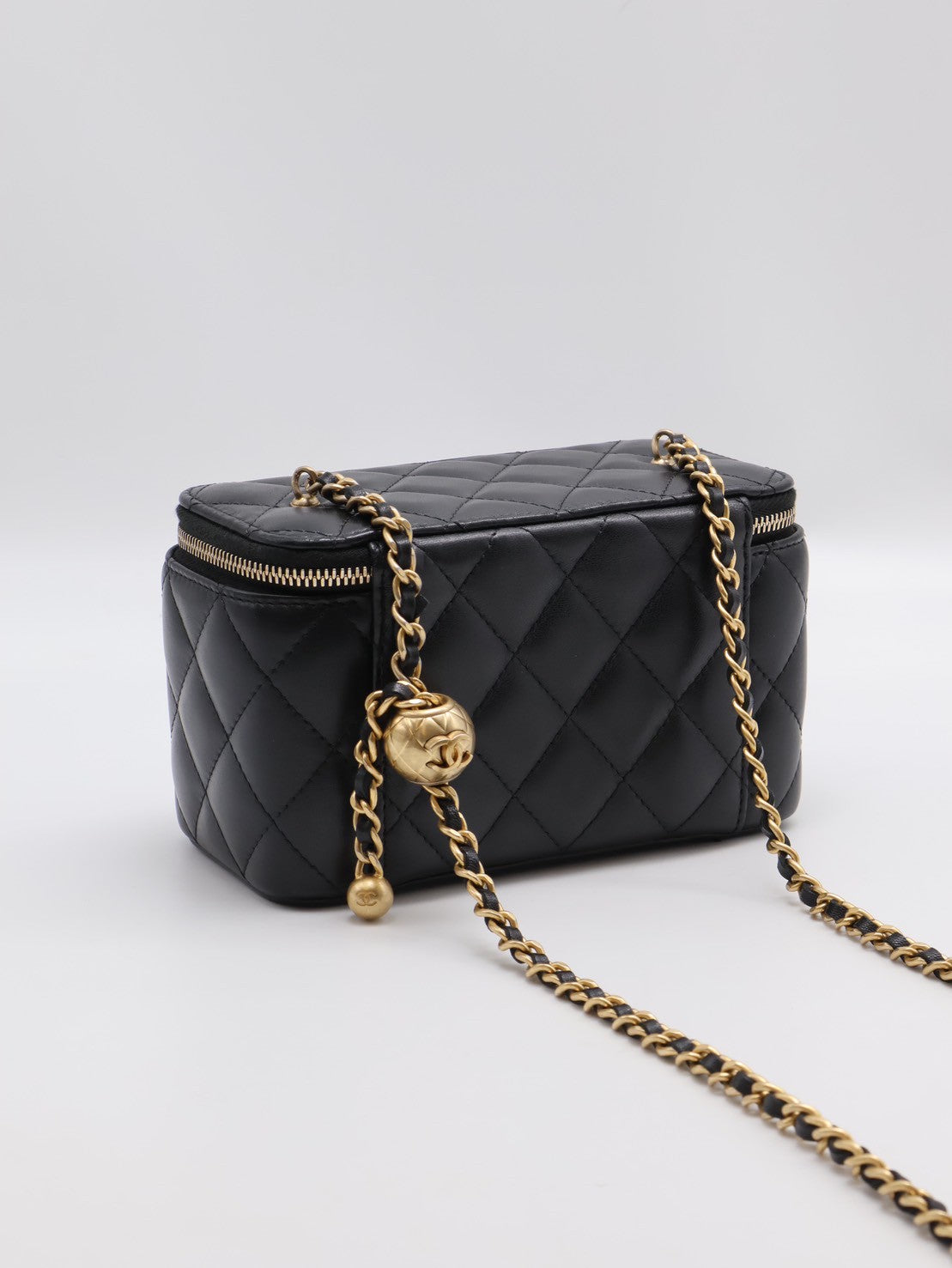 CHANEL 金球長盒子 - 黑金