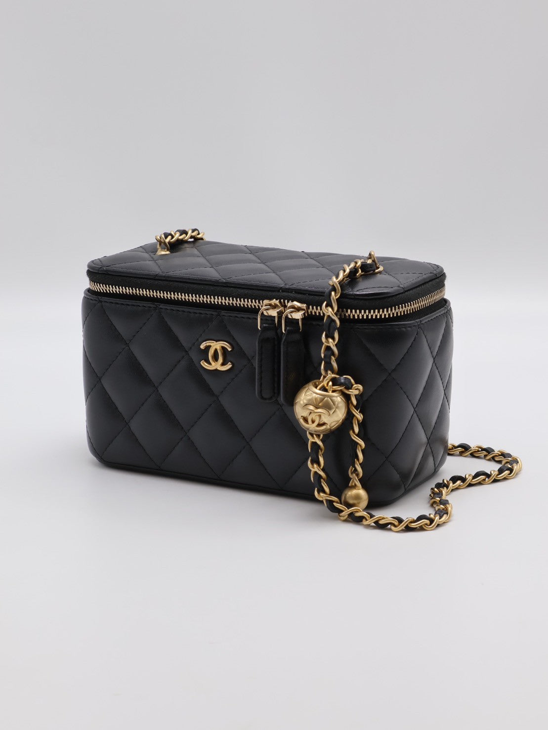 CHANEL 金球長盒子 - 黑金