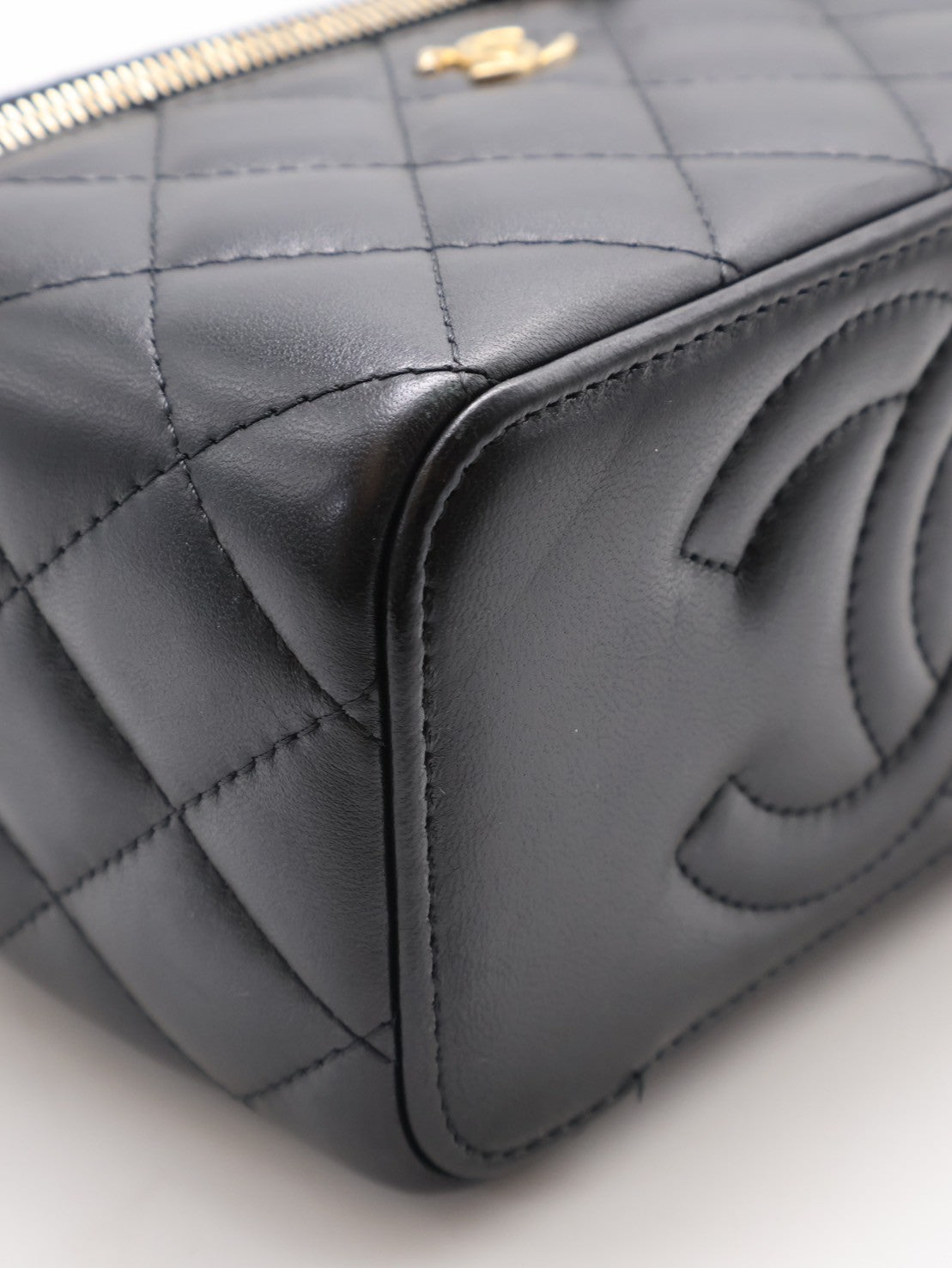 CHANEL 金球長盒子 - 黑金