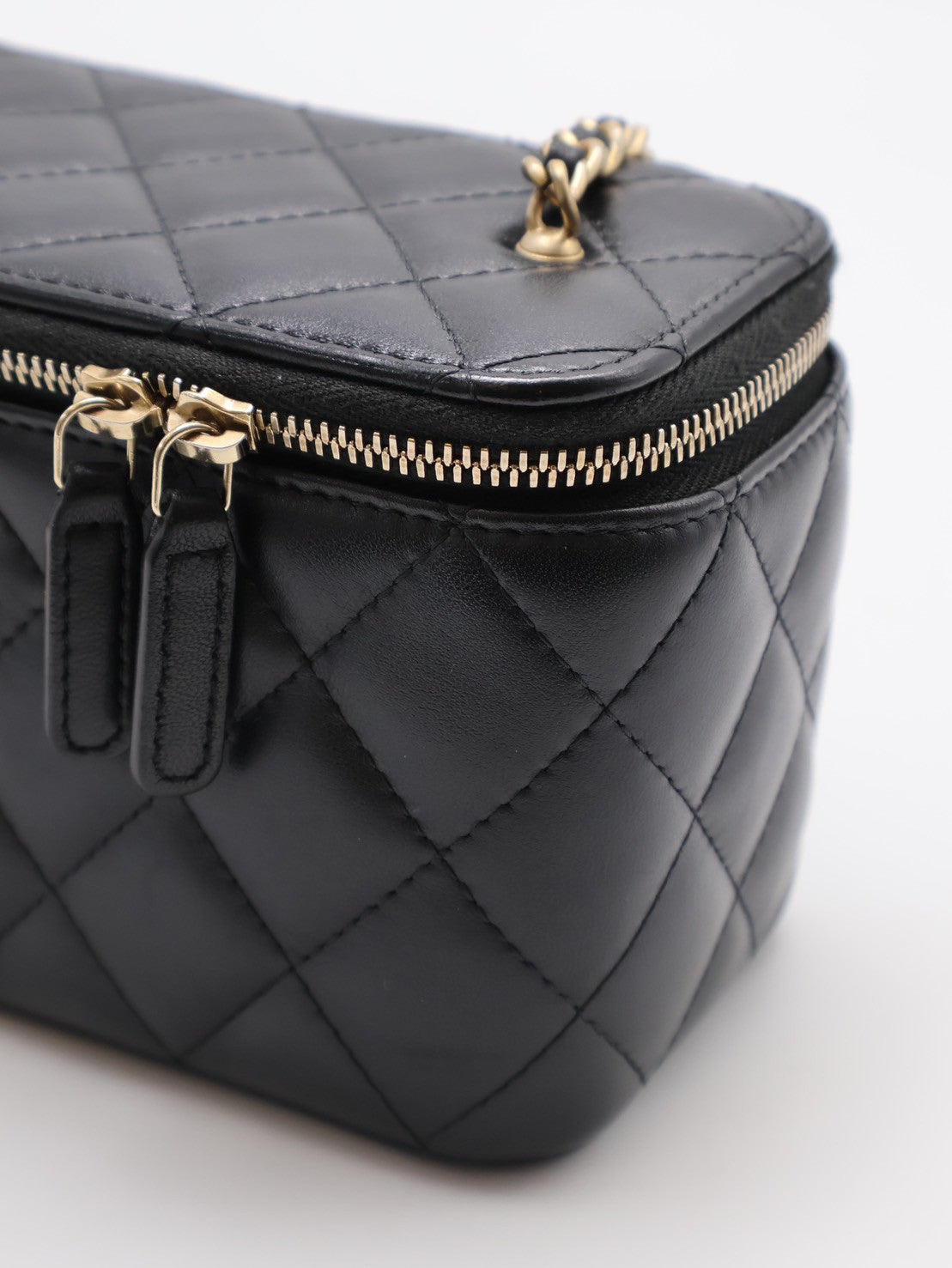 CHANEL 金球長盒子 - 黑金