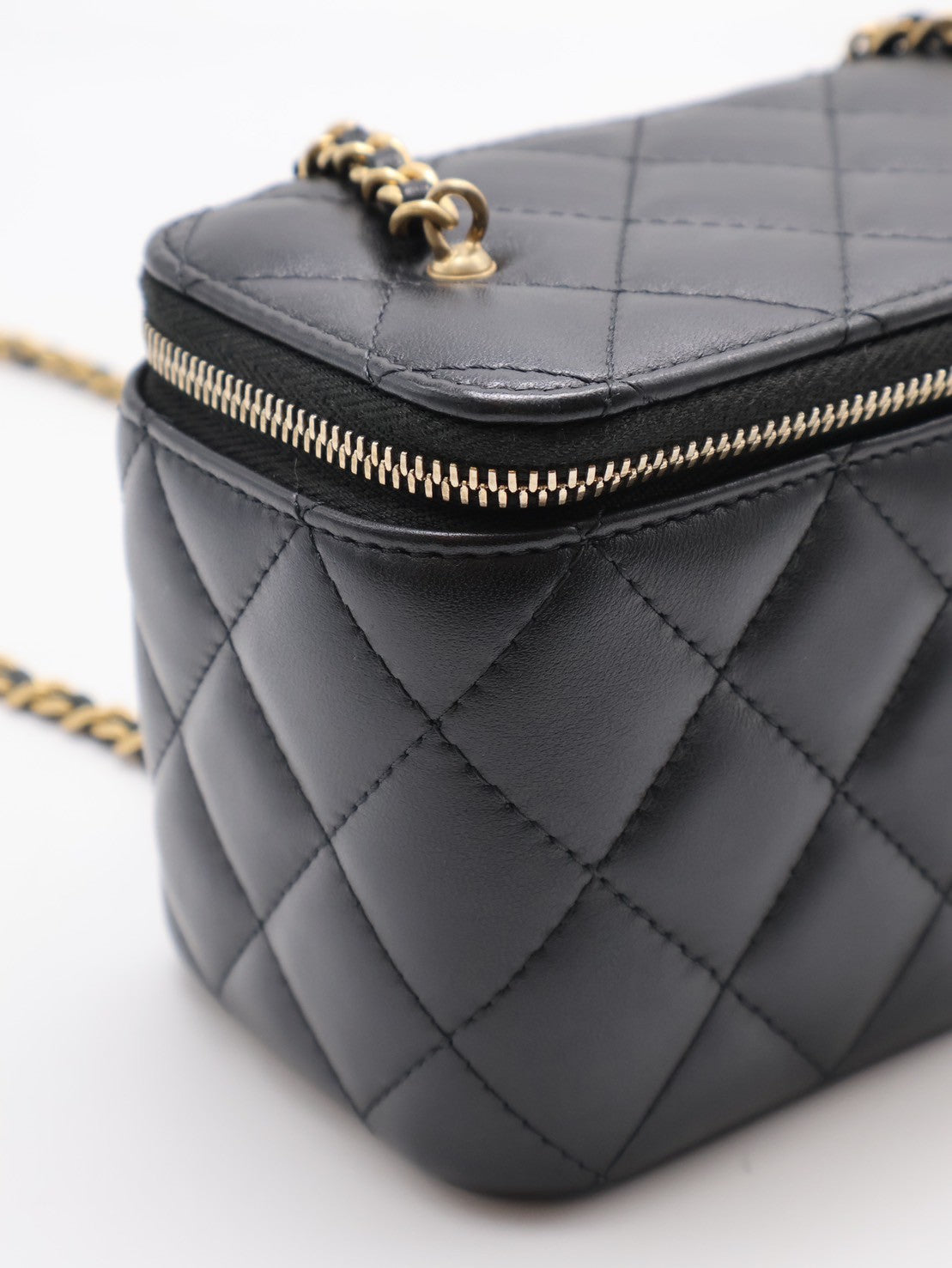 CHANEL 金球長盒子 - 黑金