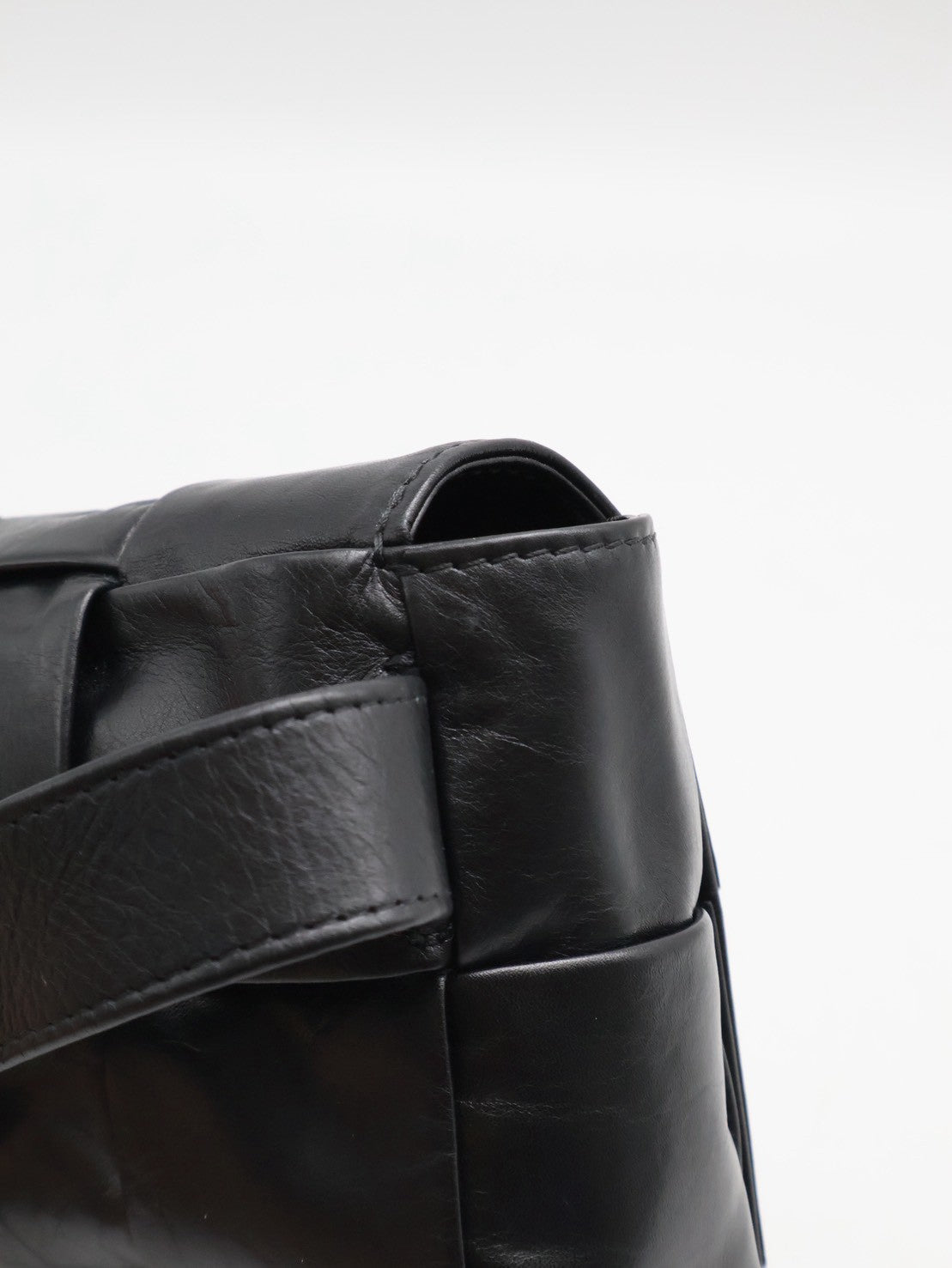 BOTTEGA VENETA Cassette經典編織包 - 8格黑