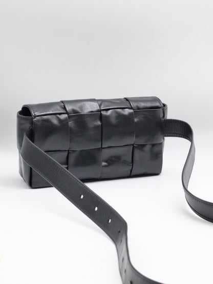 BOTTEGA VENETA Cassette經典編織包 - 8格黑